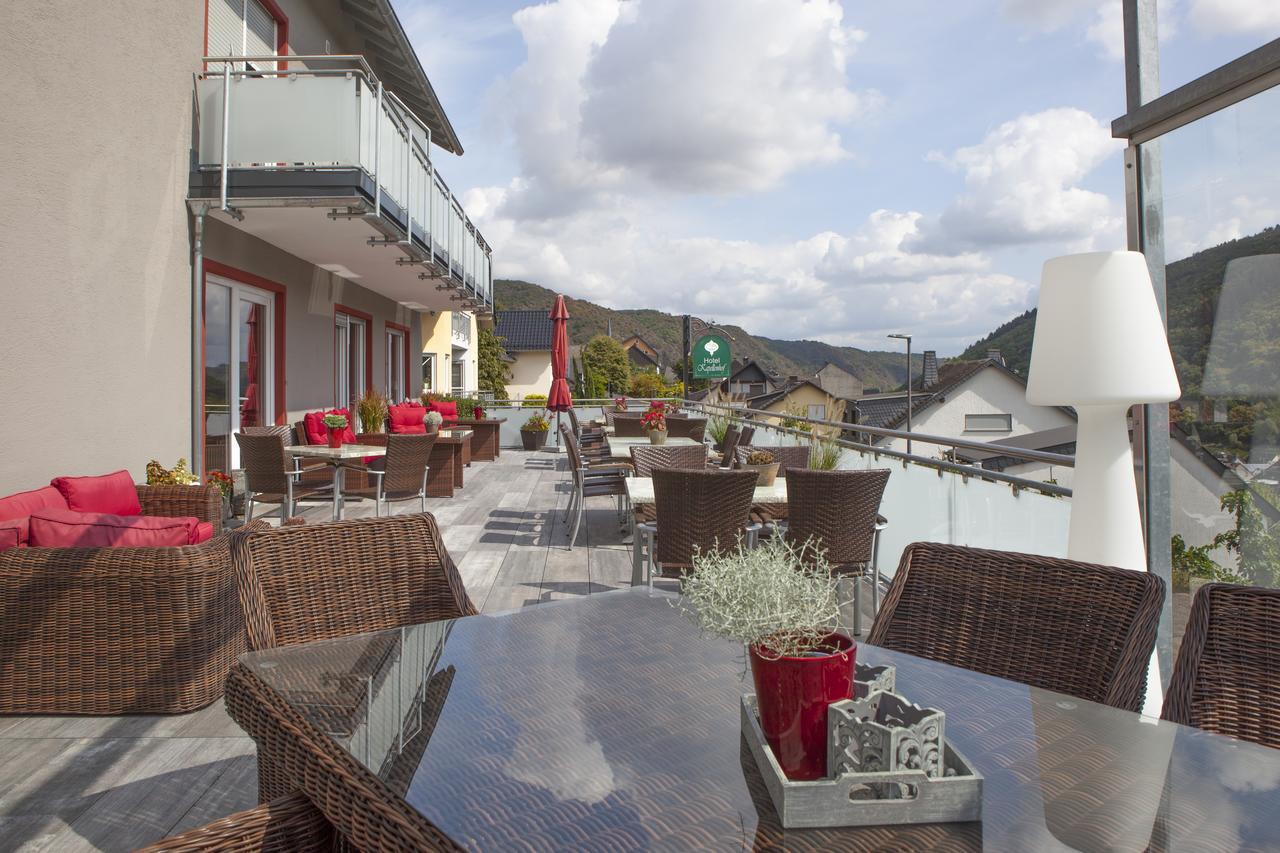 Hotel-Restaurant-Weingut Kapellenhof Klotten Exterior foto