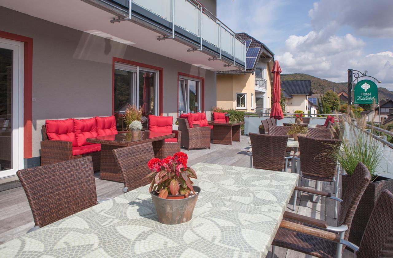 Hotel-Restaurant-Weingut Kapellenhof Klotten Exterior foto